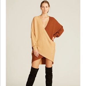 $498 NWT Amur Samira Two-Tone 100% Merino Wool Sweater dress Camel/Cedar Large